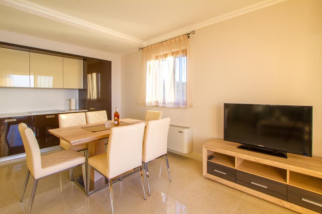 Luxury Apartments Villa Matea Malinska Ruang foto