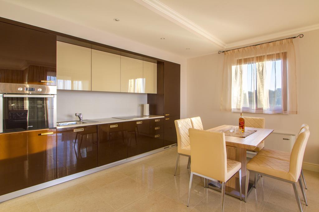 Luxury Apartments Villa Matea Malinska Ruang foto