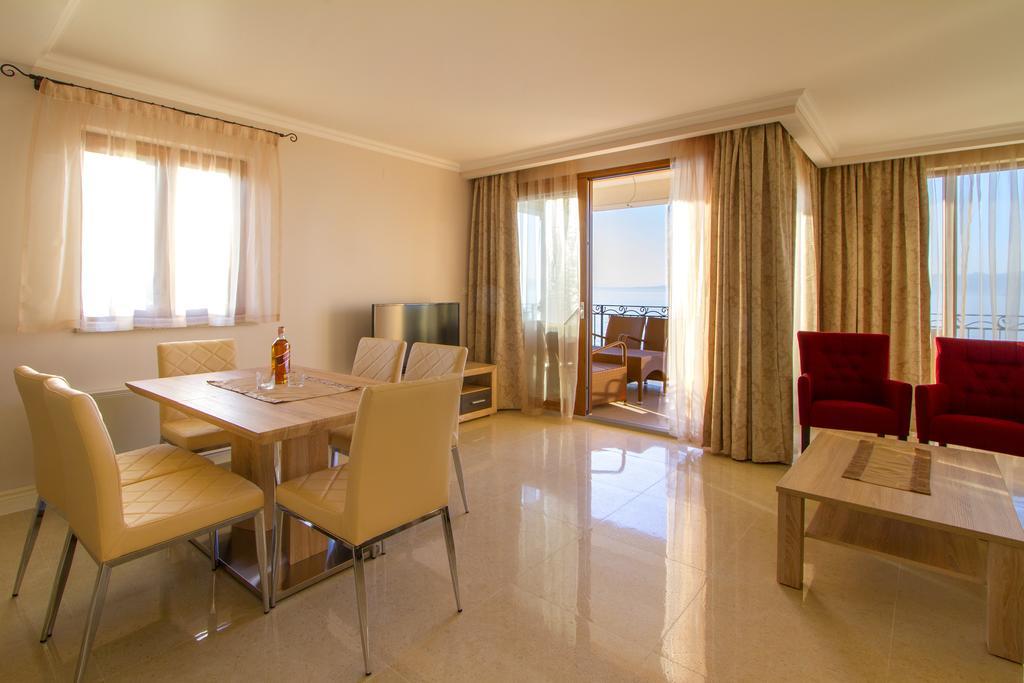 Luxury Apartments Villa Matea Malinska Ruang foto